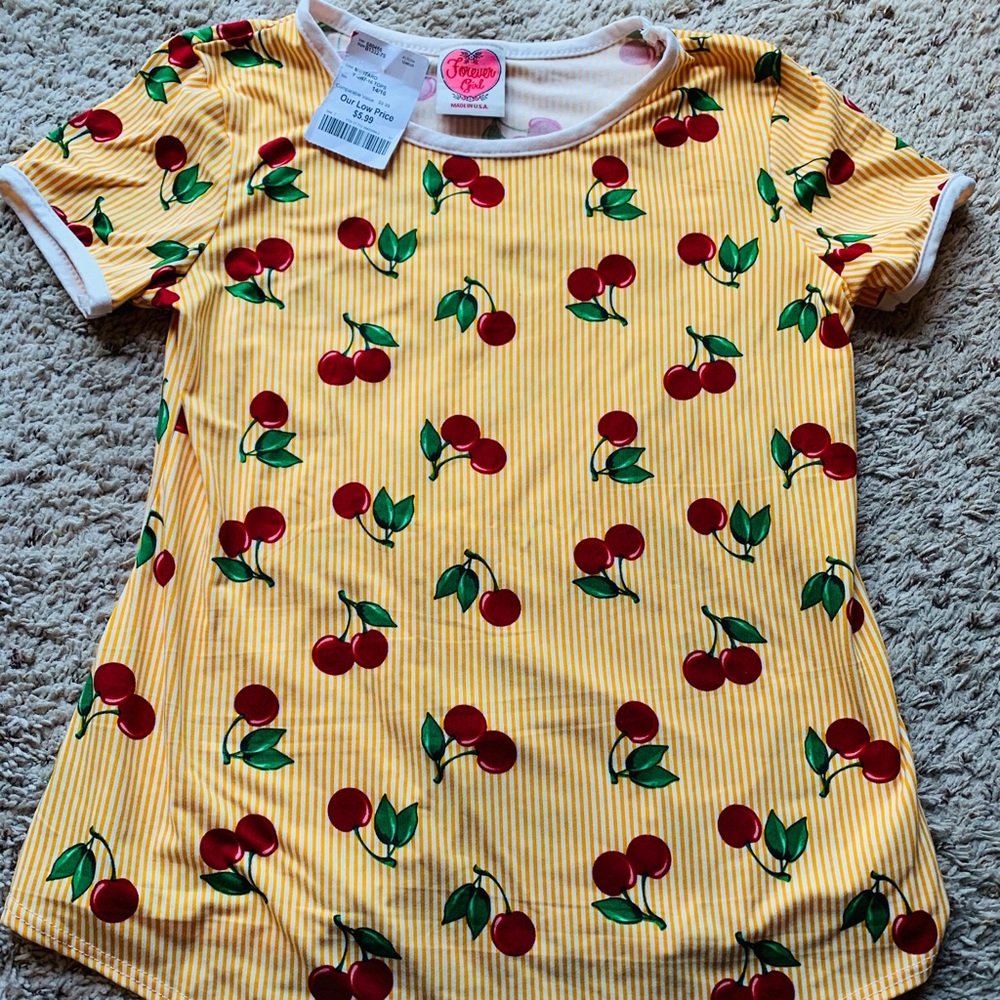 Girls t-shirt, size 14/16
